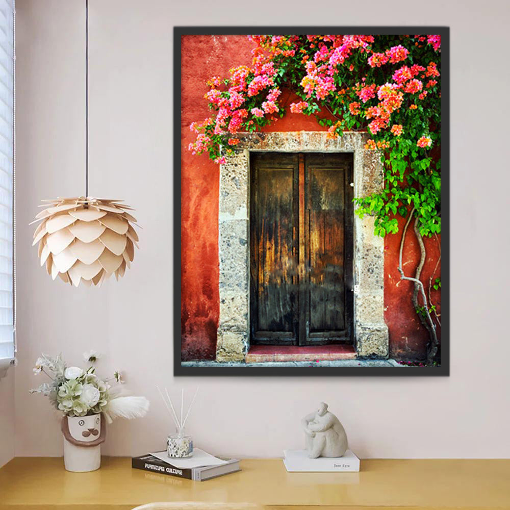 Bloemen naast de oude houten deur Schilderen op Nummers