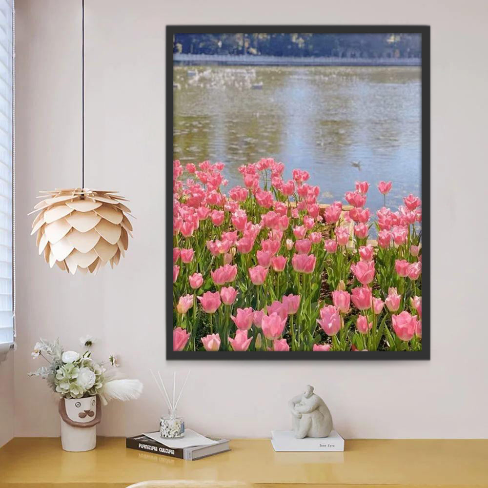 Dromerige Roze Tulpen op de Rivieroever Schilderen op Nummers