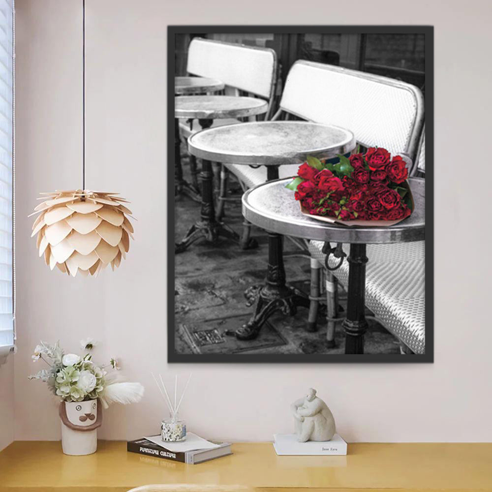 Een rij Tafels en Stoelen en Rode Rozen Schilderen op Nummers