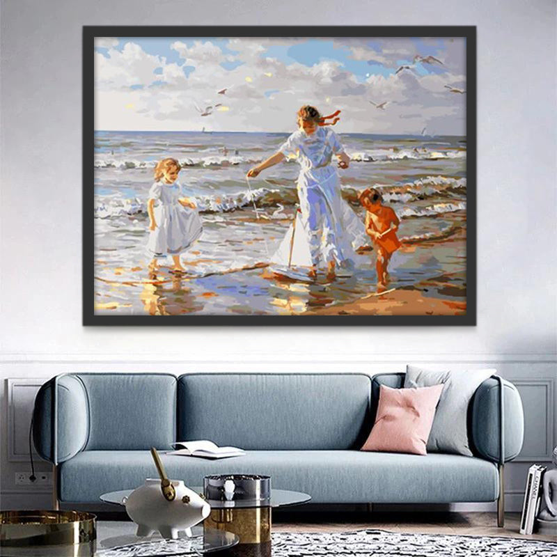 Kinderen die op het Strand Spelen Schilderen op Nummers