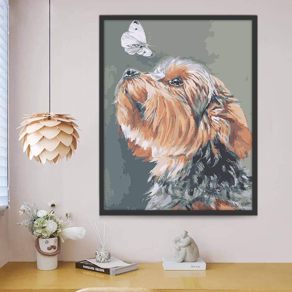 Schattige Puppy en Witte Vlinder Schilderen op Nummers