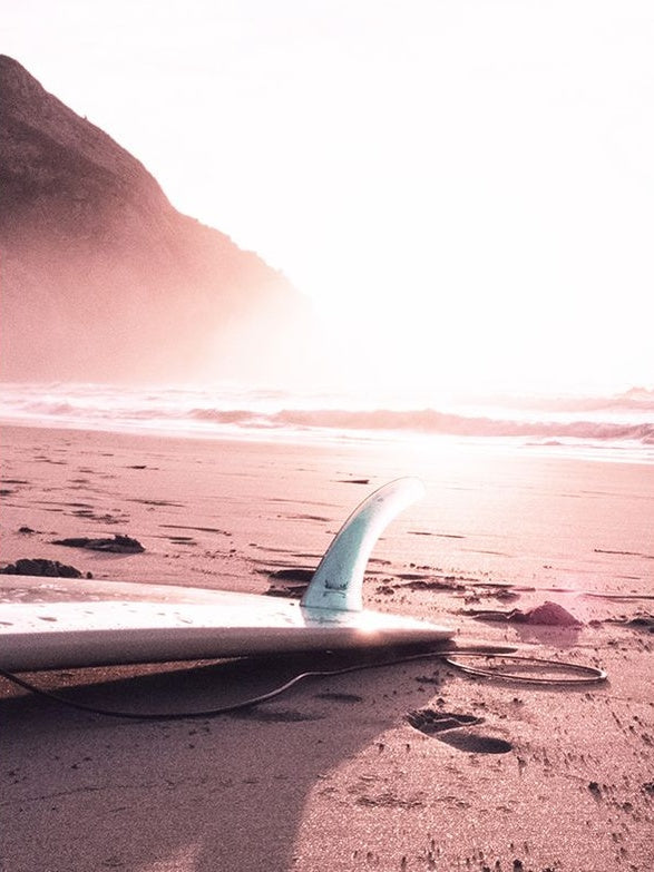 Surfplank in het Zand bij Zonsopgang Schilderen op Nummers